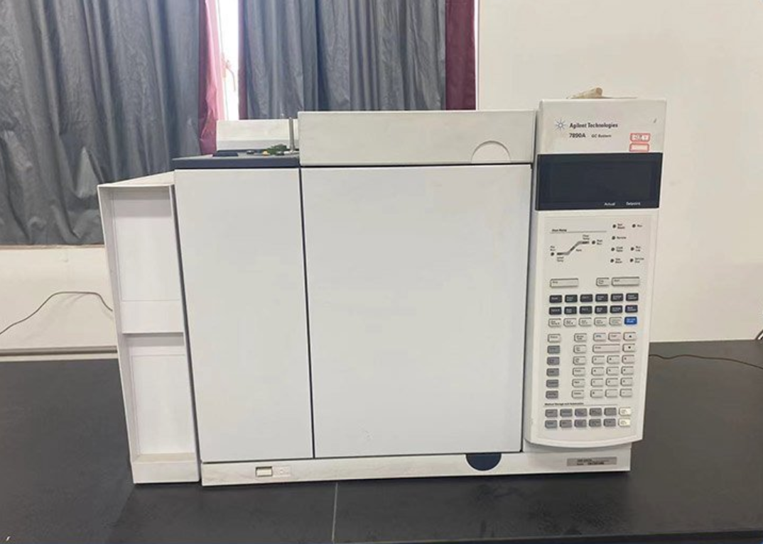 气相色谱仪（安捷伦7820A）